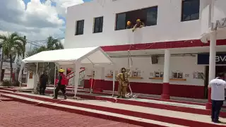 Evacuación por incendio y rescate de un civil: Así fue el Simulacro  2025 en Lázaro Cárdenas