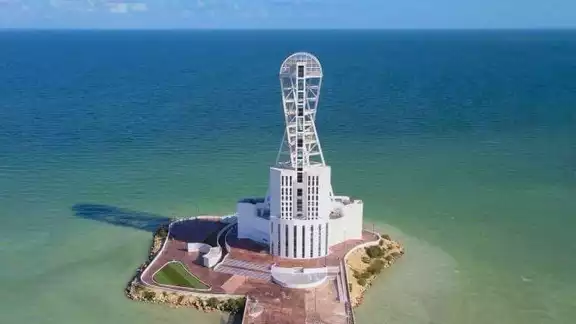 La Mega Escultura de Chetumal comenzó a construirse durante la gestión de Joaquín Ernesto Hendricks Díaz. La Mega Escultura de Chetumal comenzó a construirse durante la gestión de Joaquín Ernesto Hendricks Díaz.