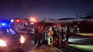 Motociclista resulta lesionada tras derrapar en carretera cerca de Huay-Pix, Chetumal