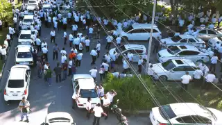 Taxistas de Cancún se movilizan en defensa de su líder acusado de homicidio