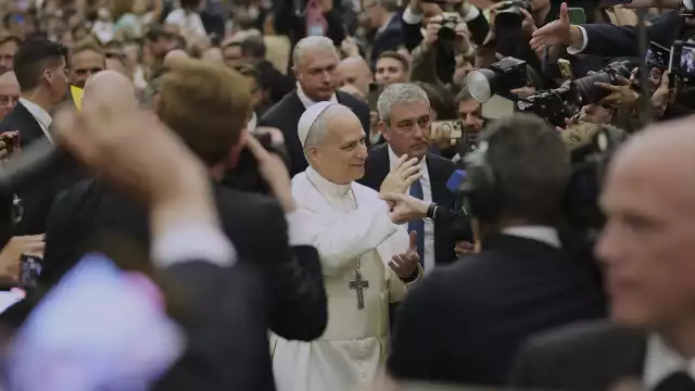 Durante la misa, el Papa recibirá el palio y el anillo del Pescador, símbolos tradicionales de su autoridad como obispo de Roma