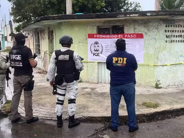 Uno de los cateos tomó lugar en el Fraccionamiento Villas del Mar 3 en Cancún