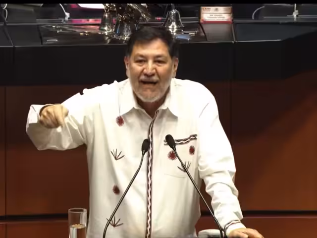 Gerardo Fernández noroña arremete contra líder del PAN.