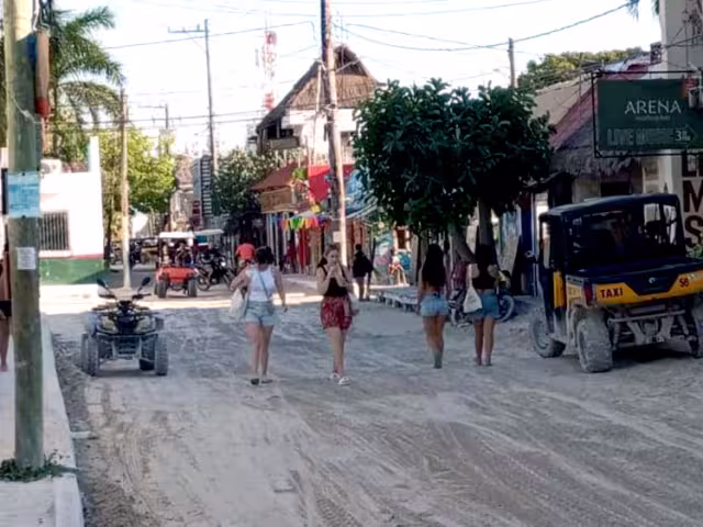 Los recientes fenómenos meteorológicos causaron daños en más del 50 por ciento de las arterias de arena en la isla