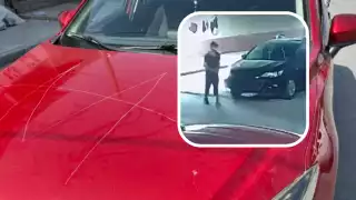 Vándalo daña 15 autos estacionados en la colonia Valle Santa Lucía, Monterrey