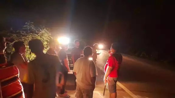 Se reportó un nuevo intento de robo de cableado eléctrico sobre la carretera federal Champotón – Campeche, a la altura de Ciudad del Sol. Se reportó un nuevo intento de robo de cableado eléctrico sobre la carretera federal Champotón – Campeche, a la altura de Ciudad del Sol.