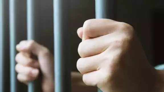 Hombre es sentenciado a 40 años de cárcel por abusar de su hijo y asesinarlo