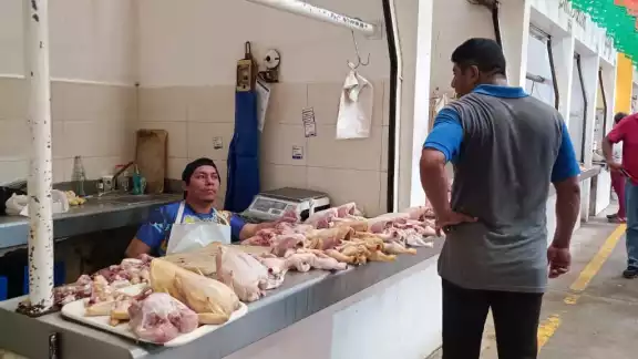 Pese a la estabilidad de precios de productos básicos, el consumo no pasa de repuntes quincenales Pese a la estabilidad de precios de productos básicos, el consumo no pasa de repuntes quincenales