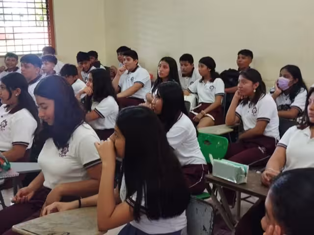 Cierran grupo de secundaria en Lázaro Cárdenas por falta de presupuesto