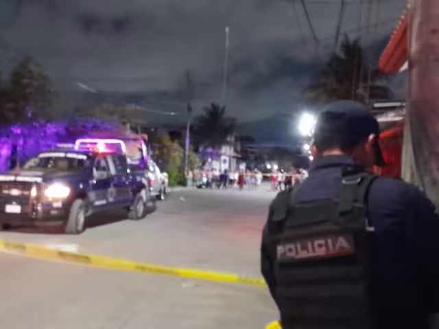 Autoridades brindaron apoyo a tres personas.