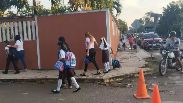 Jóvenes de Lázaro Cárdenas sin interés en aprender la lengua maya