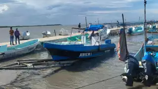Pescadores y prestadores de Chiquilá se preparan ante la llegada de la Tormenta Tropical "Helene"