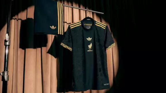 Regresa el jersey negro Regresa el jersey negro