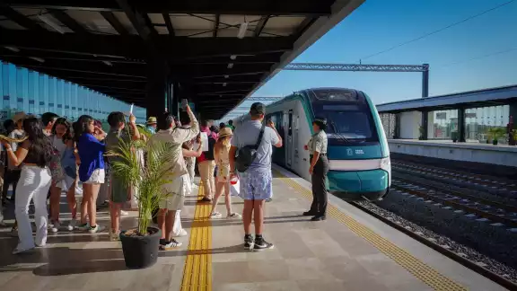 El ferroviario ha superando los vuelos que llegan al Aeropuerto Internacional de la ciudad capital El ferroviario ha superando los vuelos que llegan al Aeropuerto Internacional de la ciudad capital