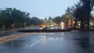 Se forma tremendo socavón en Zapopan, Jalisco