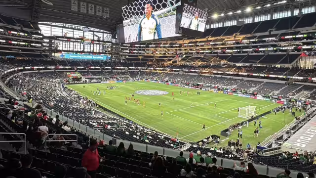 Stadium de Dallas semivacío