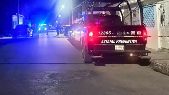 En uno de los hechos, los responsables lanzaron un artefacto incendiario, pero no detonó; regresaron horas más tarde En uno de los hechos, los responsables lanzaron un artefacto incendiario, pero no detonó; regresaron horas más tarde