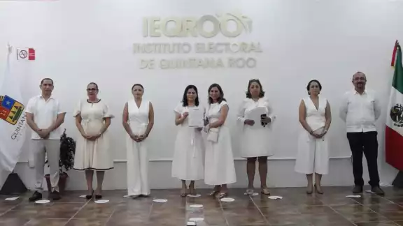 El acto protocolario se realizó en el Instituto Electoral de Quintana Roo. El acto protocolario se realizó en el Instituto Electoral de Quintana Roo.