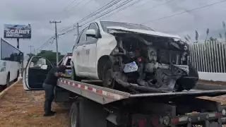 Descuidos al conducir provocan dos accidentes y dejan al menos cuatro lesionados en Cancún