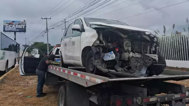 El choque dejó daños materiales de miles de pesos