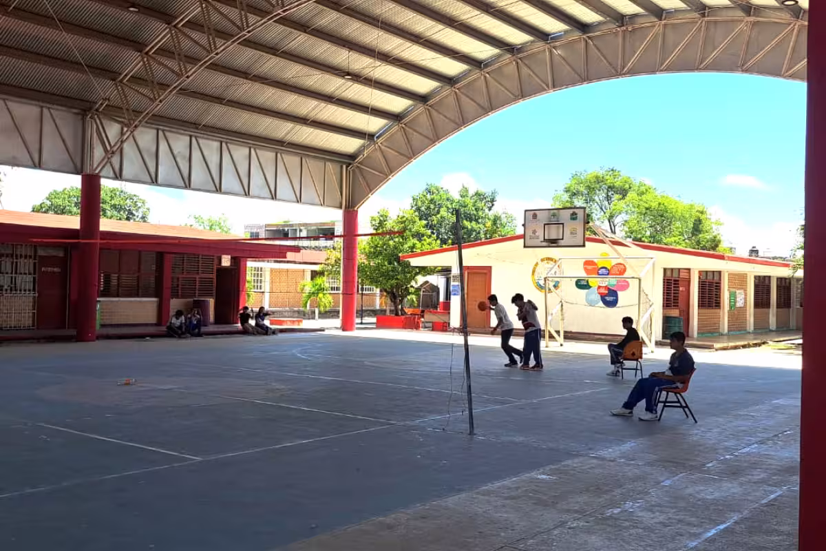 Padres denuncian acoso escolar y falta de vigilancia en secundaria ...