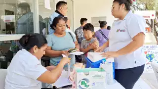 Vacunan a estudiantes varones de primaria contra el VPH en José María Morelos