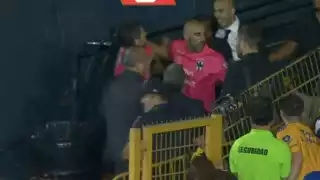 Pizarro agredió a un elemento del cuerpo técnico de Rayados