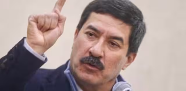 El presidente de la República aseguró que acusaciones contra Javier Corral son parte de una venganza política