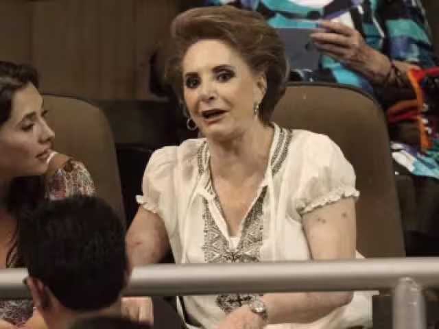 Doña Cuquita se dio tiempo de disfrutar el concierto de Shakira en Guadalaja