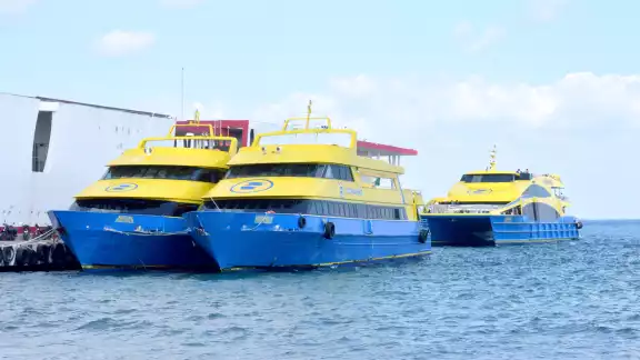 La llegada masiva de vacacionistas a los muelles, refleja un aumento económico en cruceros y ferrys.