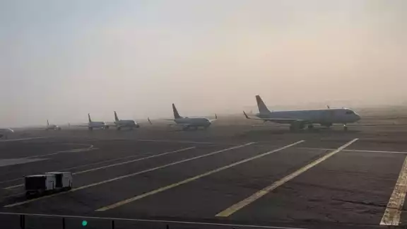 Un banco de niebla en la CDMX causa retrasos en el Aeropuerto Internacional Un banco de niebla en la CDMX causa retrasos en el Aeropuerto Internacional