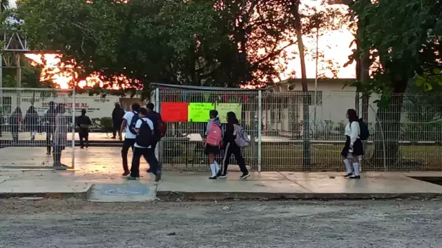 En la cabecera municipal es la tercera institución que regresa a clases