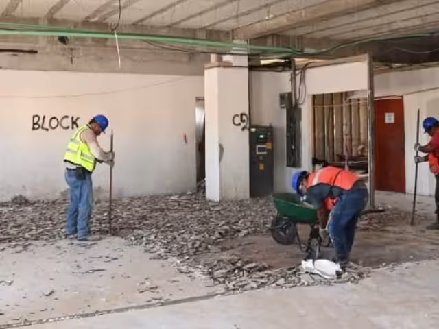 Pemex aún no regulariza pagos; constructoras se reubican para sobrevivir