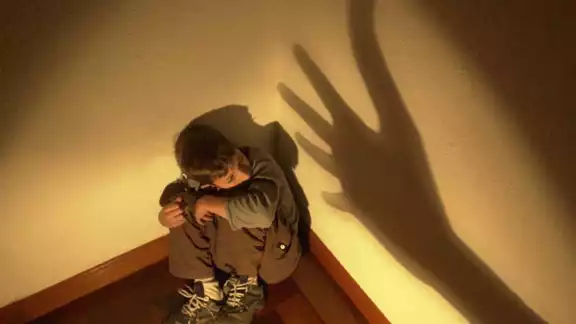 Aseguran reforzar las acciones contra delitos hacia menores de edad
