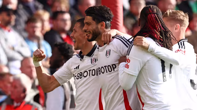 Raúl Jiménez anota su gol 100 en la Premier League