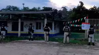 Detienen a dos presuntos narcomenudistas en Othón P. Blanco