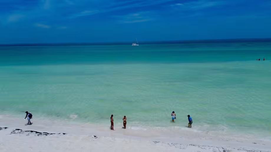Vacaciones de verano: Esta es la famosa isla a dos horas de Cancún con ...
