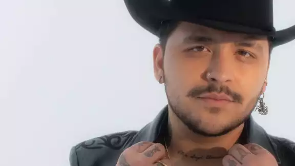 Aseguran que Christian Nodal demandará a Cazzu para quedarse con la custodia de su hija