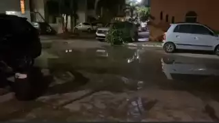 “El agua entra a las casas": Vecinos de la SM 51 de Cancún lidian con ‘lagunas’ de aguas negras 