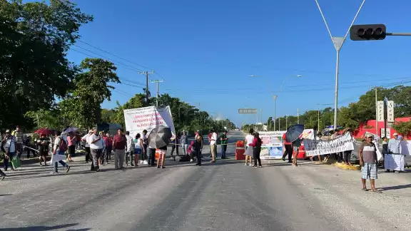 Con carteles los manifestantes resaltaron problemáticos en la zona