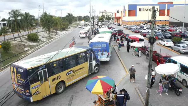 La avenida Tulum concentra el 86% de todas las rutas, causando caos vehicular