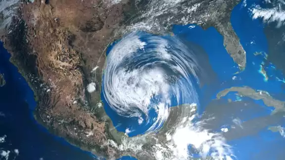 Advierten por inicio de temporada de huracanes en México