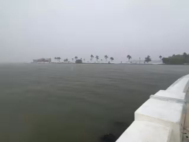 Autoridades locales han implementado el “Operativo Tormenta”, que consiste en la limpieza de calles y el desazolve de alcantarillas por los efectos de la Tormenta Tropical 'Nadine'