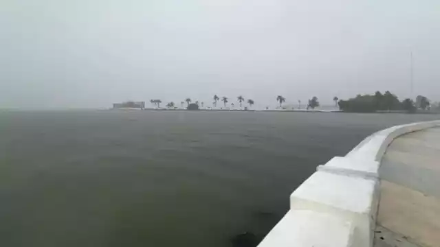 Autoridades locales han implementado el “Operativo Tormenta”, que consiste en la limpieza de calles y el desazolve de alcantarillas por los efectos de la Tormenta Tropical 'Nadine'