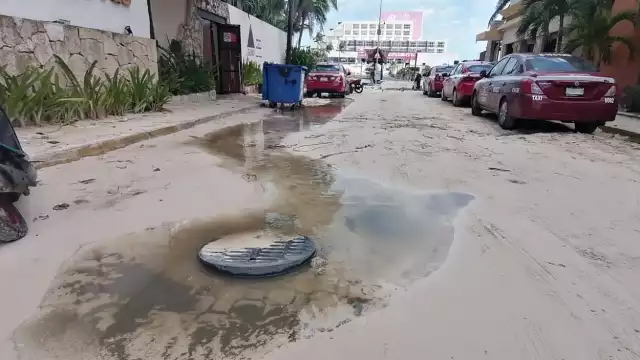 Comuna defiende a Aguakan tras los derrames residuales en Playa Norte en Isla Mujeres