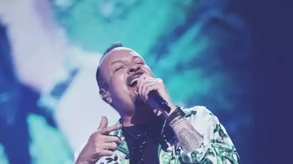 Mujer que habló sobre la infidelidad de Cazzu es relacionada con Pepe Aguilar