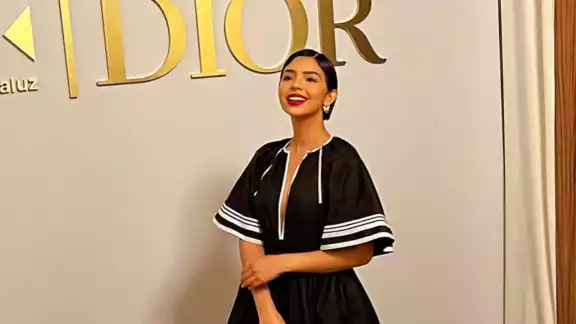 Ángela Aguilar regresa a las redes sociales con emotivo mensaje de Año Nuevo Ángela Aguilar regresa a las redes sociales con emotivo mensaje de Año Nuevo