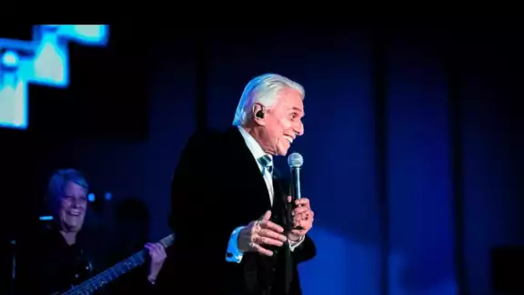Enrique Guzmán rompe el silencio sobre la reconciliación de Alejandra Guzmán y Frida Sofía Enrique Guzmán rompe el silencio sobre la reconciliación de Alejandra Guzmán y Frida Sofía