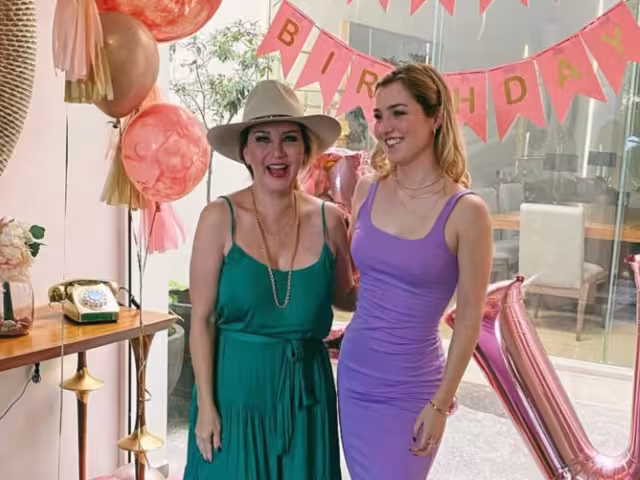 La hija de Alicia Villarreal hace polémicas publicaciones sobre la situación que vive la cantante