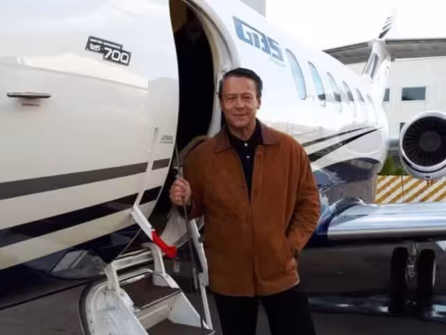 Alfredo Adame pasa Año Nuevo en el Torito y saliendo fue a comer tacos